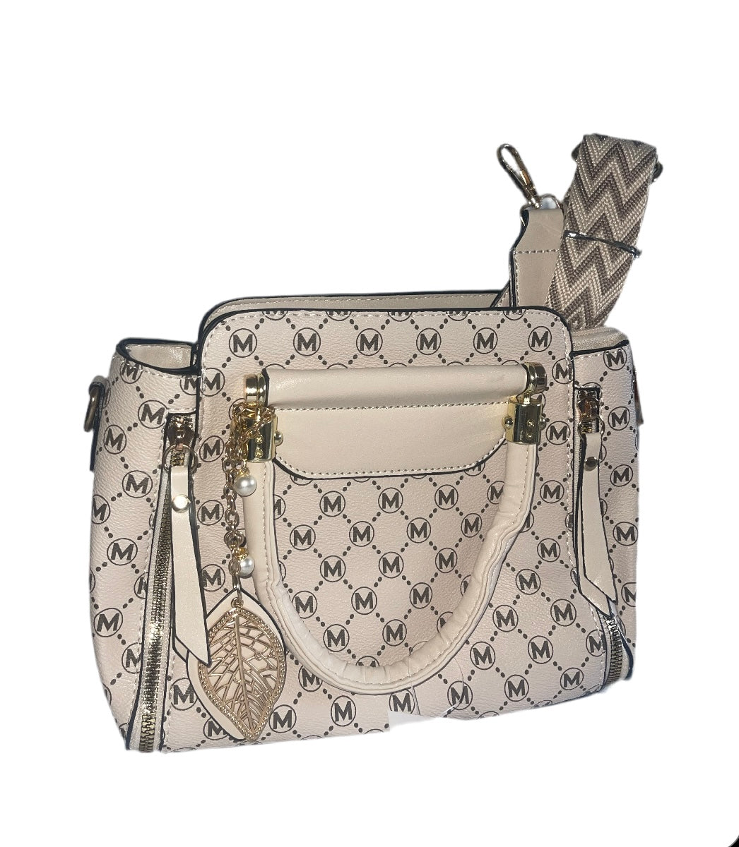 Medium Sized Purse With Detachable Strap